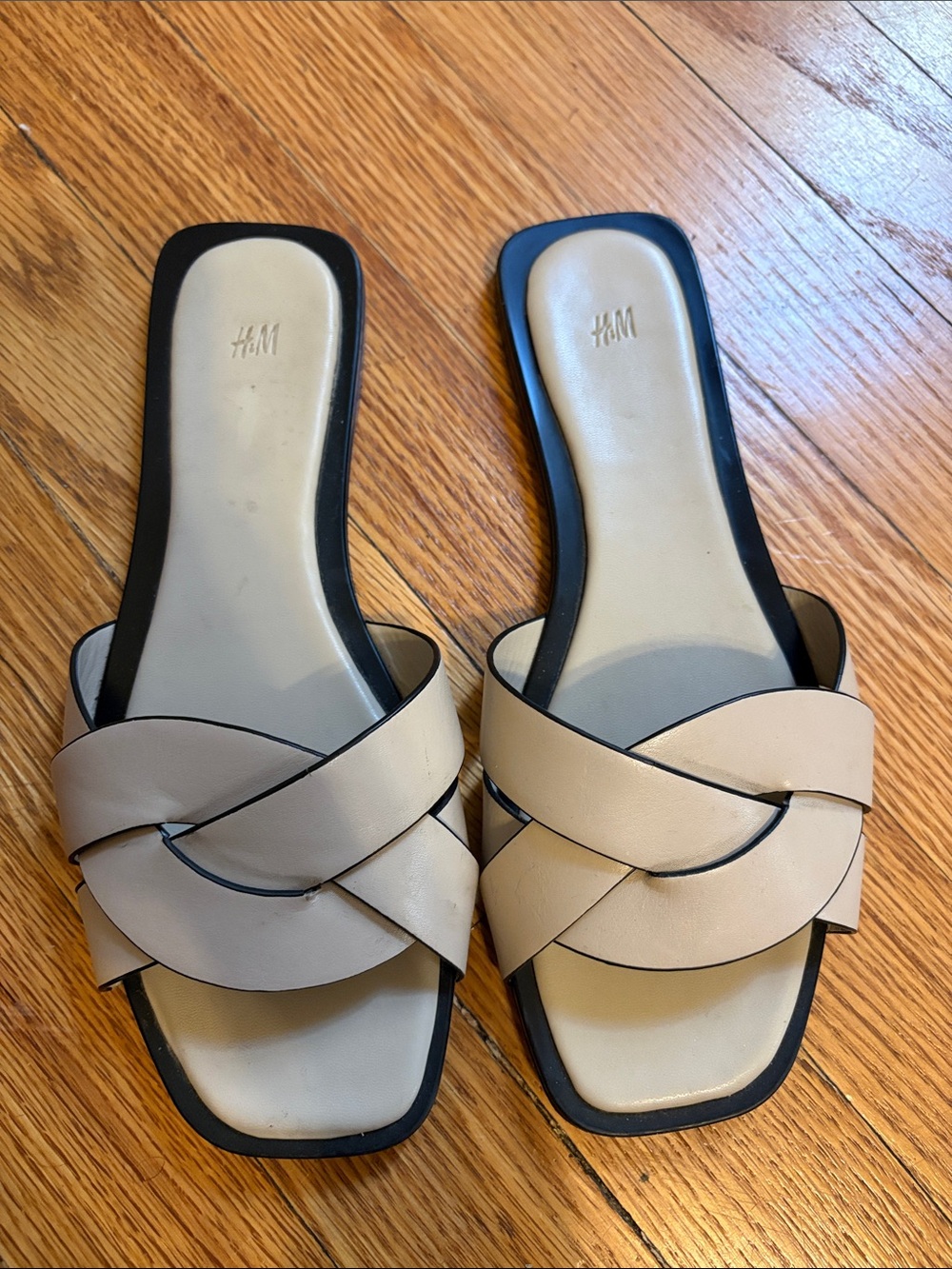 H&M flat sandals/ slides in a light neutral nude size 36